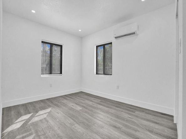 940 SW 28th St, Fort Lauderdale FL 33315