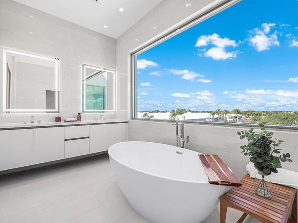 246 NE 6th Avenue Ph, Delray Beach FL 33483