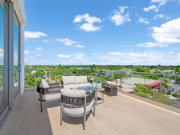 246 NE 6th Avenue Ph, Delray Beach FL 33483