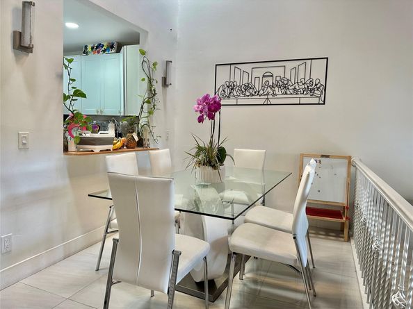 8011 SW 22nd Ct 8011, Davie FL 33324