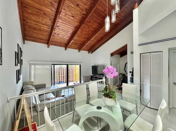 8011 SW 22nd Ct 8011, Davie FL 33324