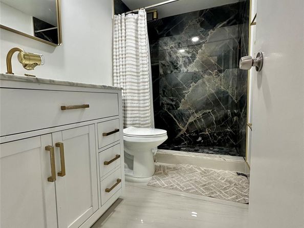 8011 SW 22nd Ct 8011, Davie FL 33324