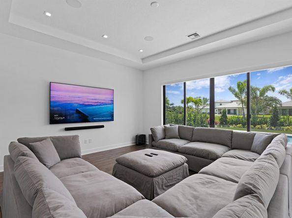 3038 Safflower Circle, West Palm Beach FL 33401
