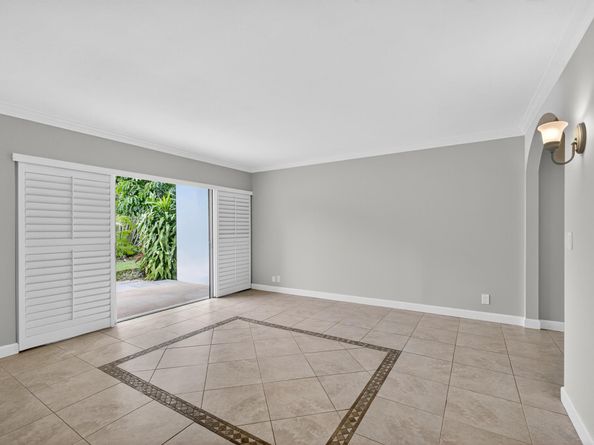 382 Golfview Road C, North Palm Beach FL 33408
