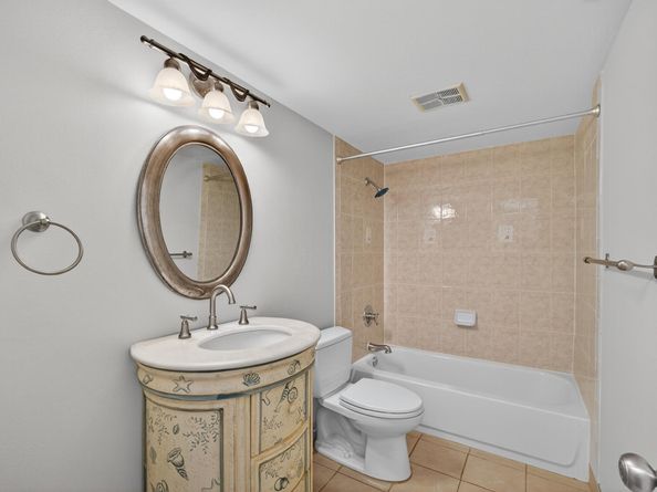 382 Golfview Road C, North Palm Beach FL 33408