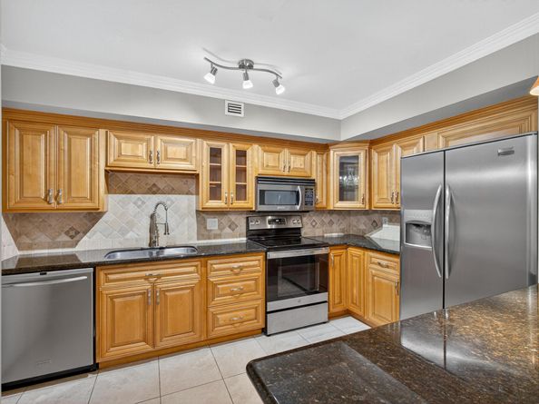 382 Golfview Road C, North Palm Beach FL 33408