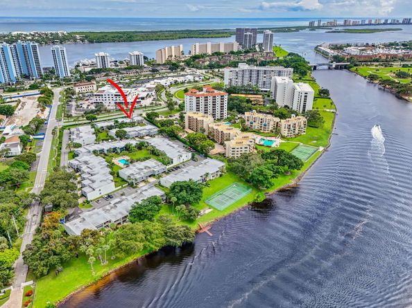 382 Golfview Road C, North Palm Beach FL 33408