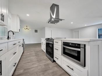 11600 NW 26th St
