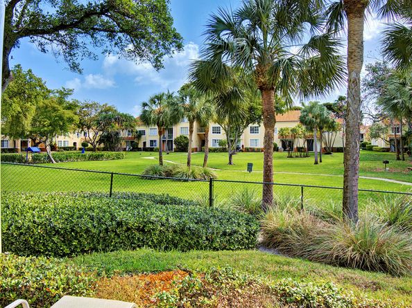 123 Yacht Club Way 207, Hypoluxo FL 33462