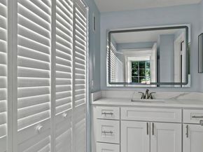 123 Yacht Club Way 207, Hypoluxo FL 33462