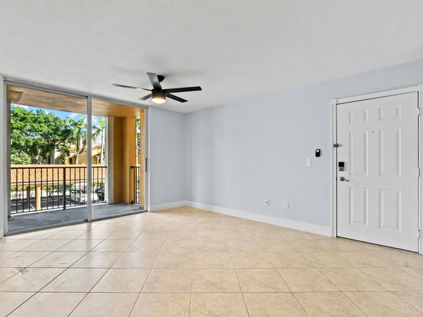 123 Yacht Club Way 207, Hypoluxo FL 33462