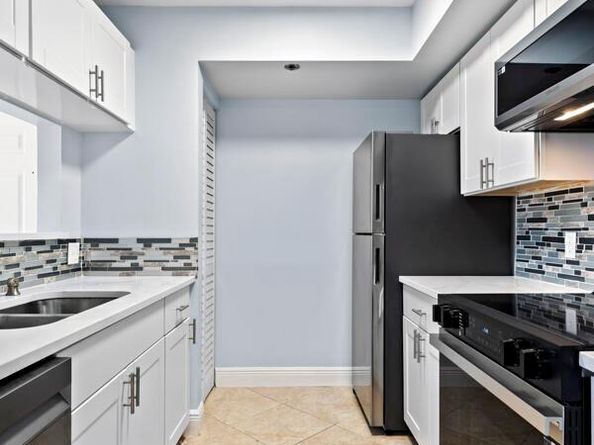 123 Yacht Club Way 207, Hypoluxo FL 33462