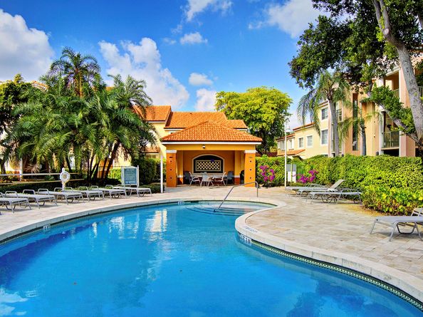 123 Yacht Club Way 207, Hypoluxo FL 33462