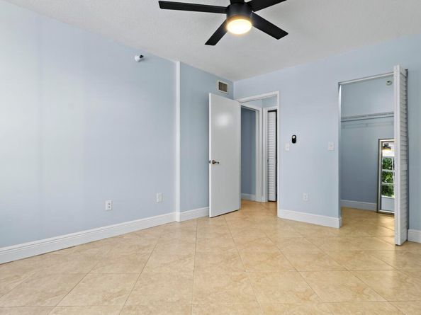 123 Yacht Club Way 207, Hypoluxo FL 33462