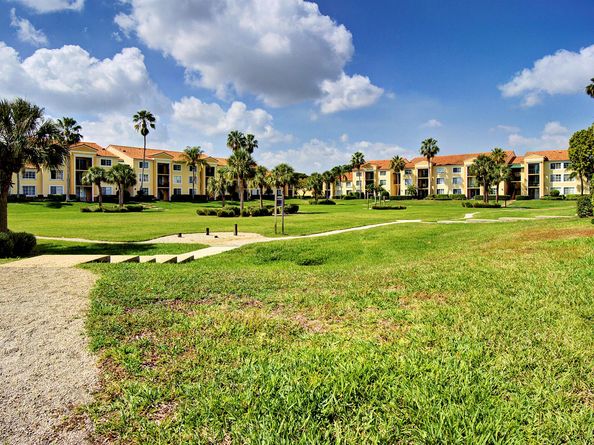 123 Yacht Club Way 207, Hypoluxo FL 33462