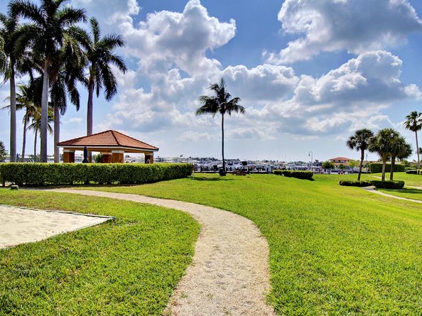 123 Yacht Club Way 207, Hypoluxo FL 33462