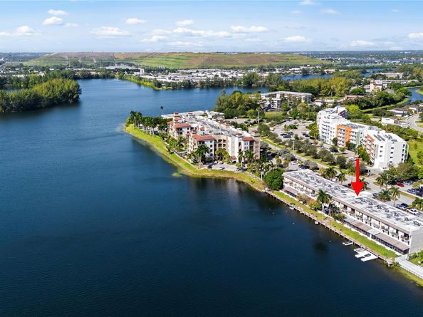 1100 Crystal Lake Dr 209, Deerfield Beach FL 33064