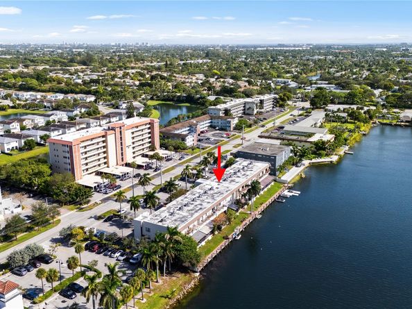 1100 Crystal Lake Dr 209, Deerfield Beach FL 33064