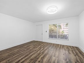 1100 Crystal Lake Dr 209, Deerfield Beach FL 33064