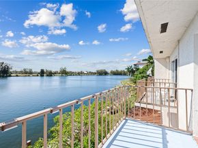 1100 Crystal Lake Dr 209, Deerfield Beach FL 33064