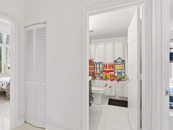 75 N Gables Blvd, Weston FL 33326