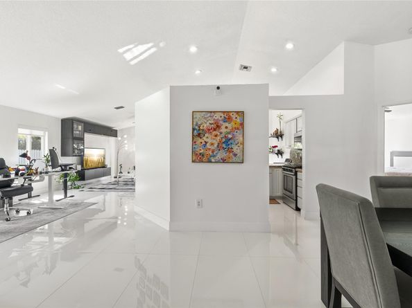 75 N Gables Blvd, Weston FL 33326