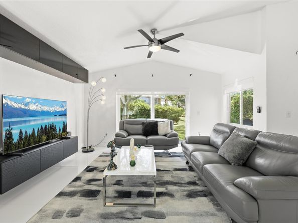 75 N Gables Blvd, Weston FL 33326