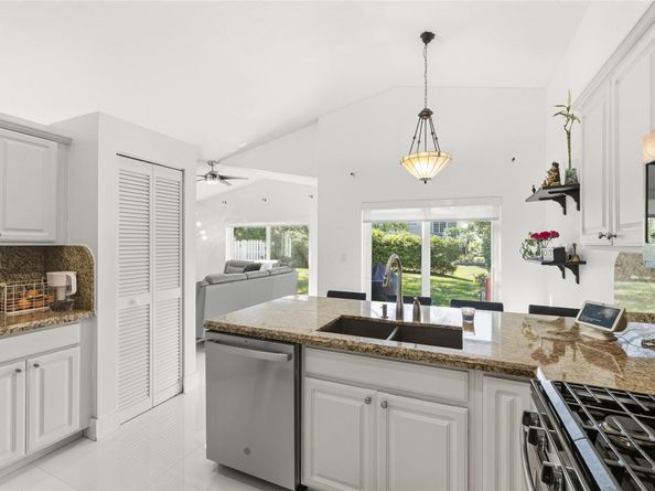 75 N Gables Blvd, Weston FL 33326