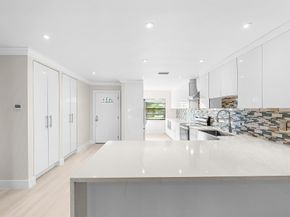 18 Stratford Drive E F, Boynton Beach FL 33436