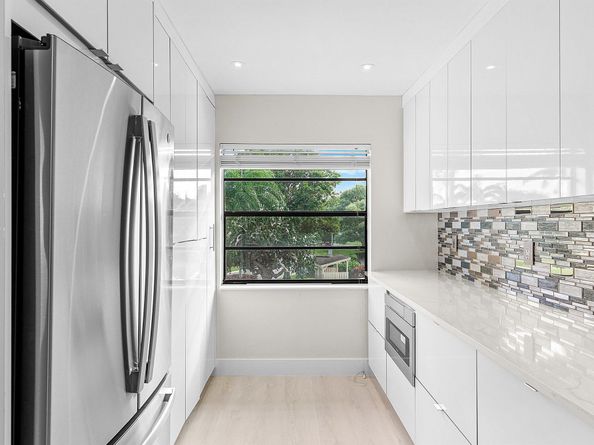 18 Stratford Drive E F, Boynton Beach FL 33436