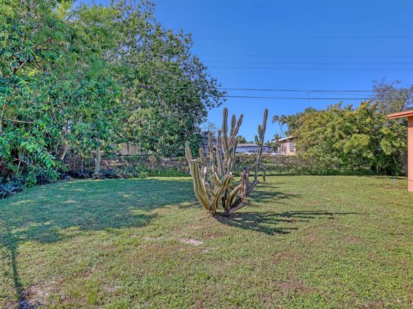 1031 NW 23rd Way, Fort Lauderdale FL 33311