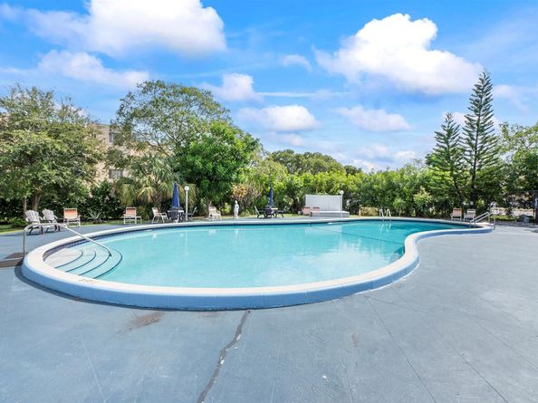 2840 Somerset Dr 205M, Lauderdale Lakes FL 33311