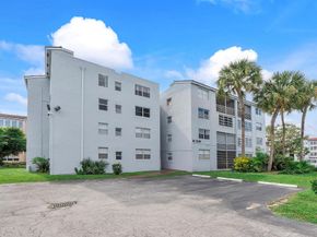 2840 Somerset Dr 205M, Lauderdale Lakes FL 33311