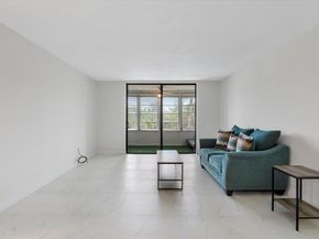 2840 Somerset Dr 205M, Lauderdale Lakes FL 33311