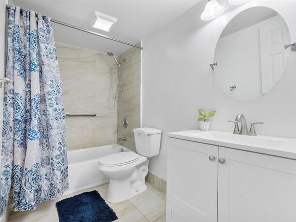 2840 Somerset Dr 205M, Lauderdale Lakes FL 33311