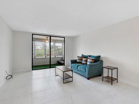 2840 Somerset Dr 205M, Lauderdale Lakes FL 33311