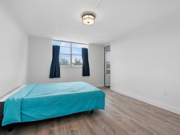 2840 Somerset Dr 205M, Lauderdale Lakes FL 33311