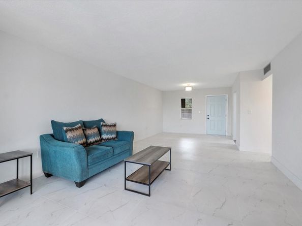 2840 Somerset Dr 205M, Lauderdale Lakes FL 33311