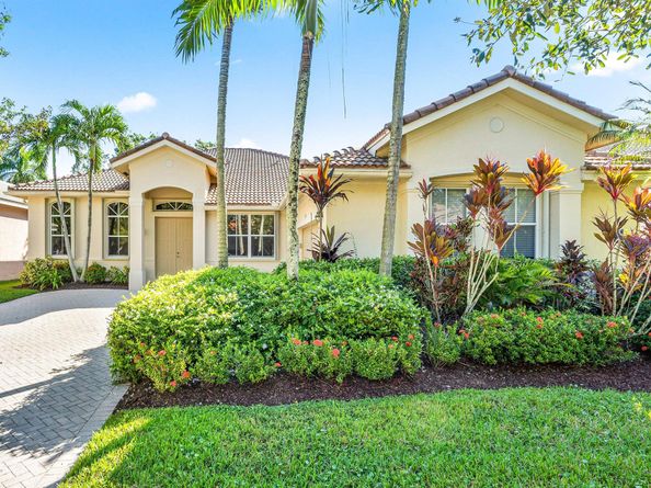 1366 Crossbill Court, Weston FL 33327