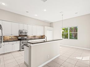 1366 Crossbill Court, Weston FL 33327