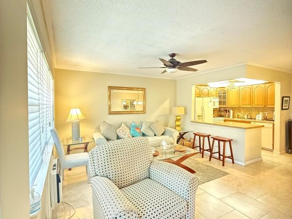 236 Kent N, West Palm Beach FL 33417