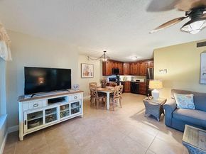 301 Knotty Pine Circle B1, Greenacres FL 33463