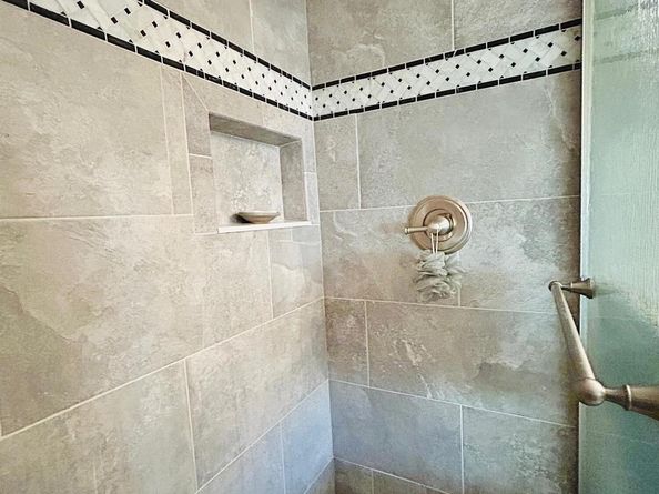 301 Knotty Pine Circle B1, Greenacres FL 33463