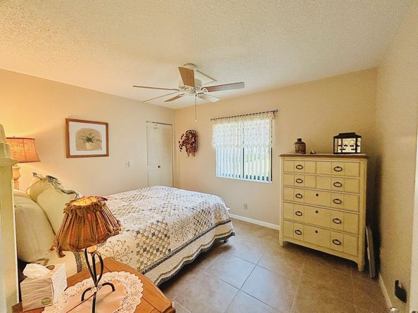 301 Knotty Pine Circle B1, Greenacres FL 33463