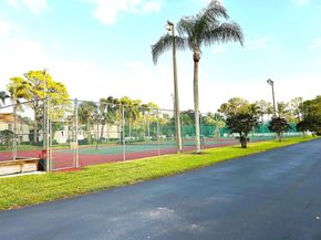 301 Knotty Pine Circle B1, Greenacres FL 33463