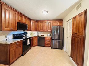 301 Knotty Pine Circle B1, Greenacres FL 33463