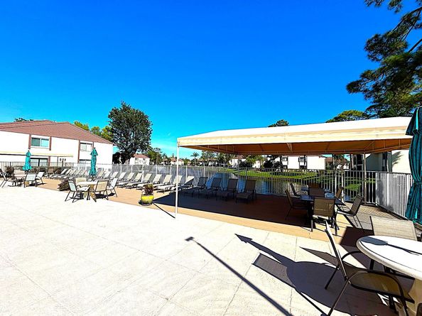 301 Knotty Pine Circle B1, Greenacres FL 33463