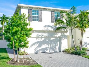4246 Lagoon Shore Drive, Lake Worth FL 33467