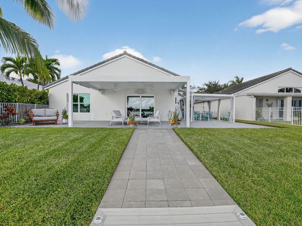 18728 NW 24th Ct, Pembroke Pines FL 33029