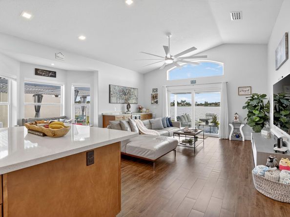 18728 NW 24th Ct, Pembroke Pines FL 33029